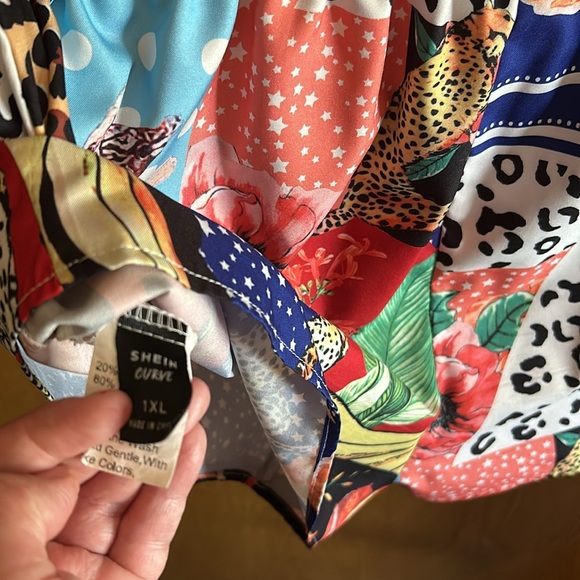 FUN FOR SUMMER! SHEIN 2 piece set. Amazing print on this outfit! Worn once! - Picture 5 of 5